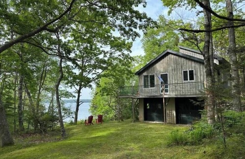 Saint George House | Waterfront Cottage on Private Cove in Tenants Harbor w 2+ bedrooms and 2 baths.