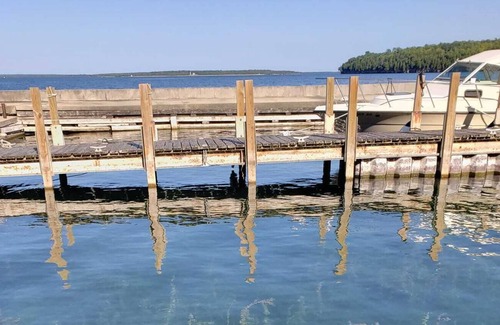 Gills Rock Cottage | Waterfront cottage with private marina.