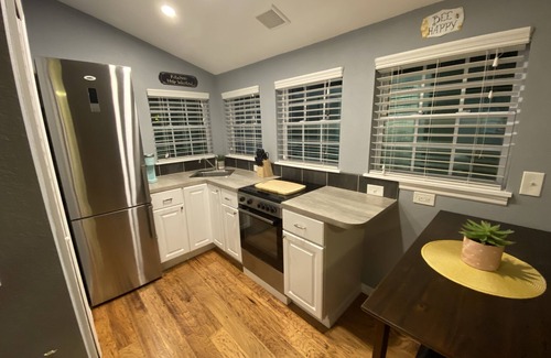 Girvin House | Waterfront Cottage * Deep Water Dock * Fishing * Spectacular Sunrises