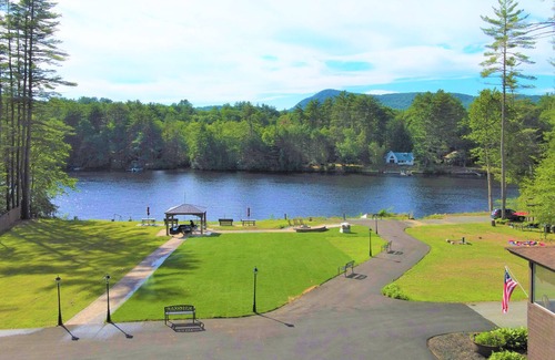 Lake Luzerne House | Waterfront cottages near lake george and saratoga springs