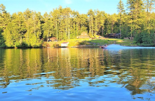Lake Luzerne House | Waterfront cottages near lake george and saratoga springs
