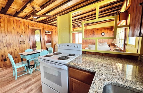 Old Saybrook Cottage | Waterfront cottage with private beach!
