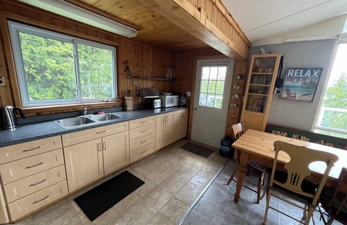 Tobermory Cottage | Waterfront cottage with a view! Kayaks included
