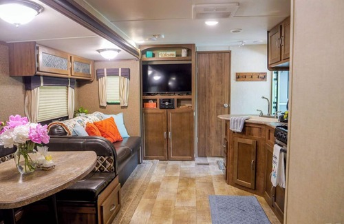 Westview House | Waterfront, cozy 2-bedroom camper on Rough River Lake