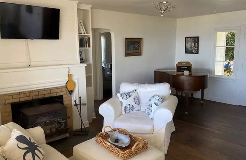 Indianola House | Waterfront Craftsman Home
