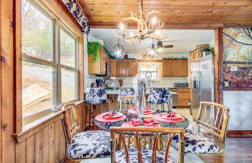 Dandridge Cabin | Waterfront Dandridge Cabin, 24 Mi to Pigeon Forge!