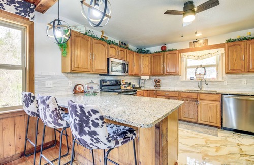Dandridge Cabin | Waterfront Dandridge Cabin, 24 Mi to Pigeon Forge!