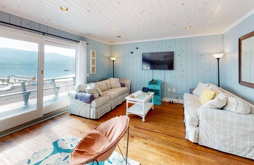 Hall Quarry House | Waterfront, dog-friendly home on Somes Sound with amazing view & firepit