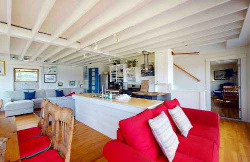 Tenants Harbor Cottage | Waterfront, dog-friendly home close to Seavey Cove with deck & beach views