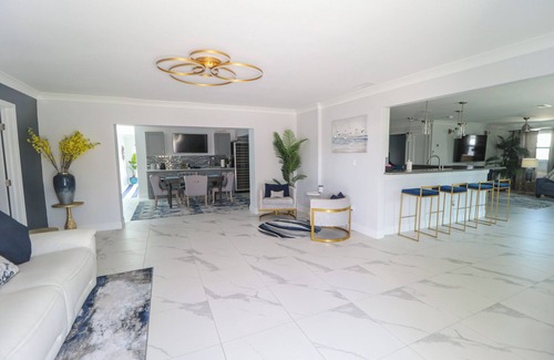 Ruskin House | Waterfront Elegance