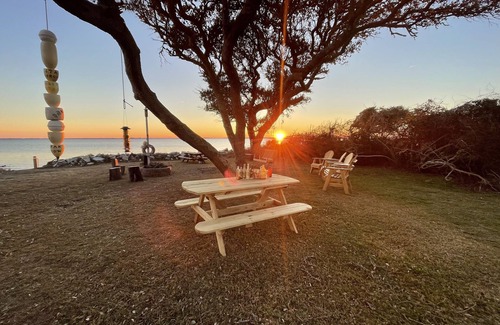 Harkers Island House | Waterfront! Enjoy Fishing Cape Lookout & Shackleford Banks- Pet Friendly