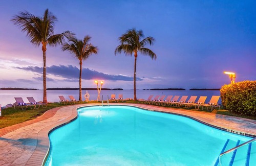 Islamorada Villa | Waterfront Escape: Bayfront Accommodation w/Kitchen, Onsite Pool, Free Parking