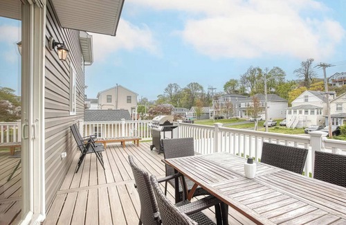 Highlands House | Waterfront Escape! NYC Ferry, Beach, Modern New Construction 3 bedroom 3 bath