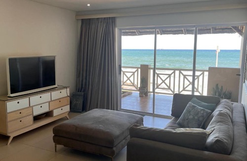 Selection Beach Apartment | Waterfront Escape