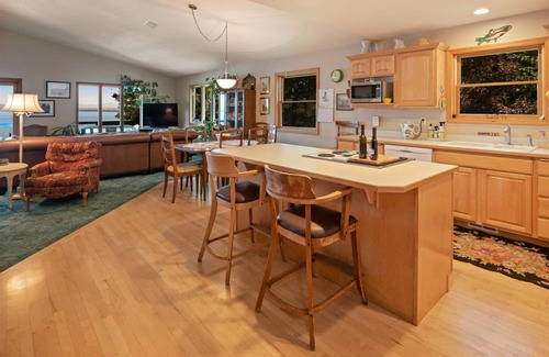 Sandpoint House | Waterfront! Family & Pet | 5 Bed, 3 Bath