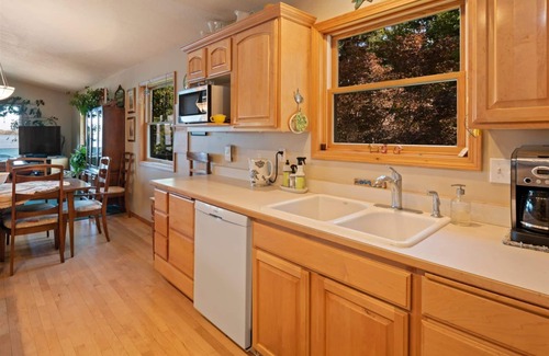 Sandpoint House | Waterfront! Family & Pet | 5 Bed, 3 Bath