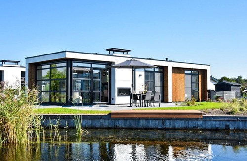 Loosdrecht House | Waterfront Family Retreat