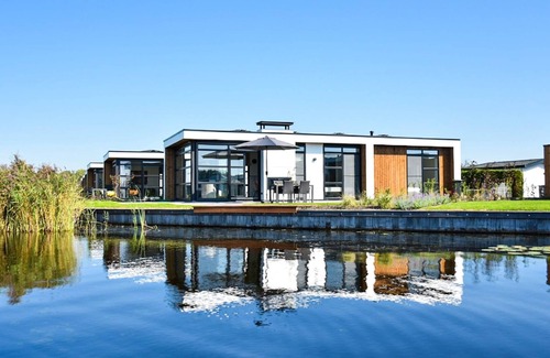 Loosdrecht House | Waterfront Family Retreat