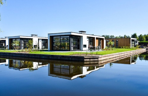 Loosdrecht House | Waterfront Family Retreat