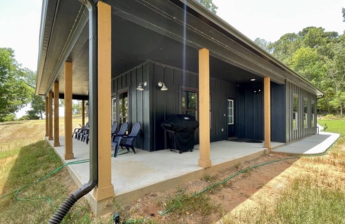 Oakhurst House | Waterfront Farmhouse Getaway. *Newly built