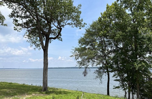Oakhurst House | Waterfront Farmhouse Getaway. *Newly built