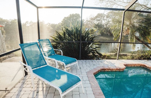 Ozona House | Waterfront FREE heated Pool, family and pet friendly in Palm Harbor!