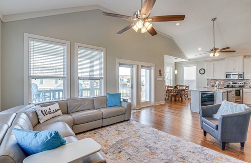 Terramar Beach House | Waterfront Galveston Bay Home w/Private Pool!