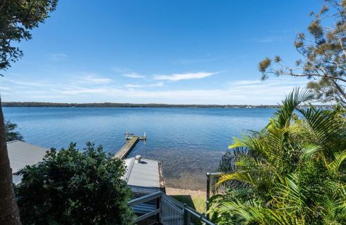 Sunshine House | Waterfront Games Room,Jetty Access & Views