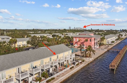 Coquina Key House | Waterfront Gated Resort Style Living Townhome St. Pete- 10 mins DT, 20 min Beach