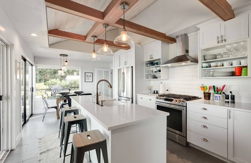 Langley Cottage | Waterfront gem w/ocean view, large deck, yard, beach access, WiFi - dog-friendly