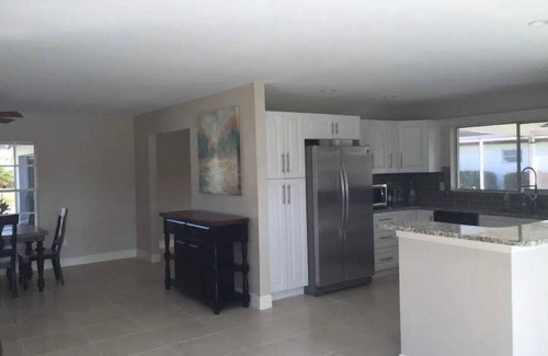 Edgewater House | Waterfront Getaway in Charming Beach Town!