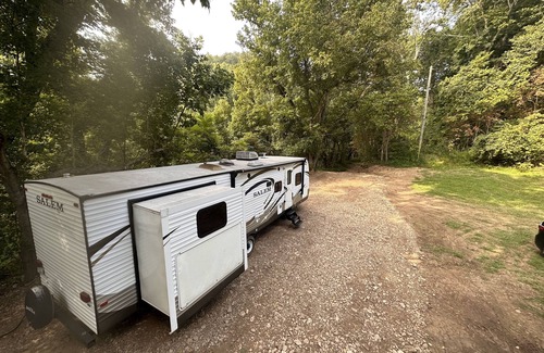 Frankfort RV Rental | Waterfront Glamping on Kentucky River