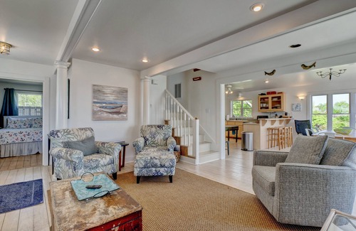 Swansboro House | WATERFRONT, gorgeous, PVT DOCK, relax, DOWNTOWN, fish, RETREAT