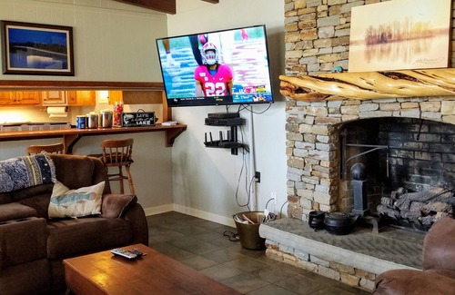 Guntersville House | Waterfront Guntersville Getaway