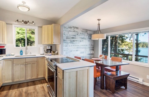 Roche Harbor House | Waterfront Home! Beach! Near Roche Harbor! (wbct)