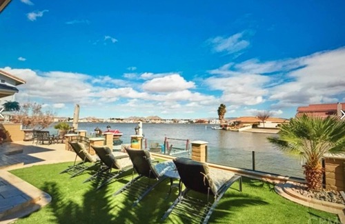 Victorville House | WATERFRONT home in Spring Valley Lake.