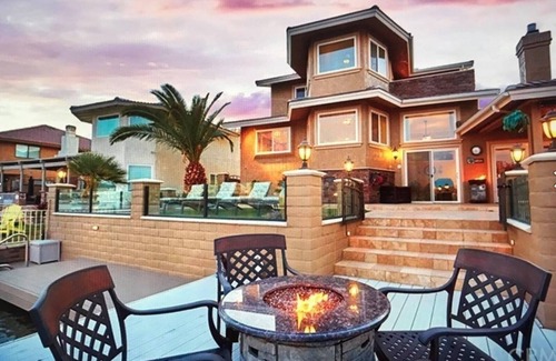 Victorville House | WATERFRONT home in Spring Valley Lake.