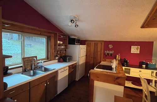 Port Douglass House | Waterfront home on Lake Champlain. Pet Friendly/Family Friendly,