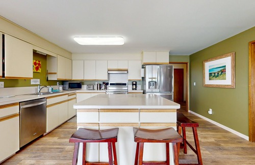 Greenbank House | Waterfront home on Saratoga Passage with amazing view, deck & beach access