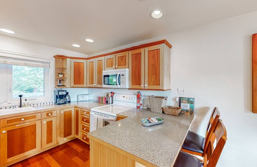 Belfair House | Waterfront home on Trails End Lake with private hot tub, fishing pier, & firepit