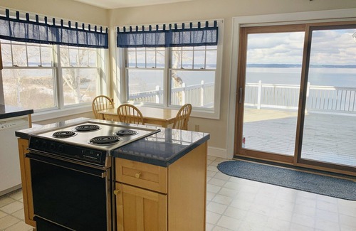 Long Island House | Waterfront Home on Long Island -Golf Cart Included