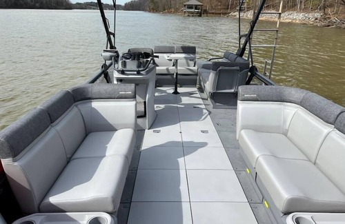 Barium Springs House | Waterfront home sauna, hot tub, BOAT available