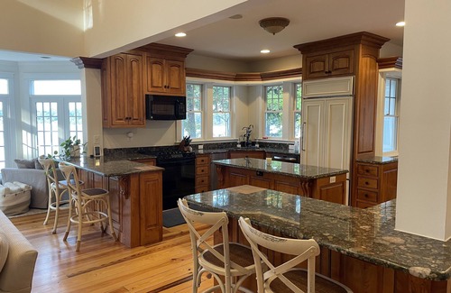 Edgewater House | Waterfront Home to Enjoy