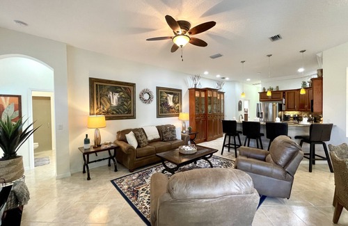 Broadmoor House | * Waterfront home to relax, reconnect, and create unforgettable memories together! *