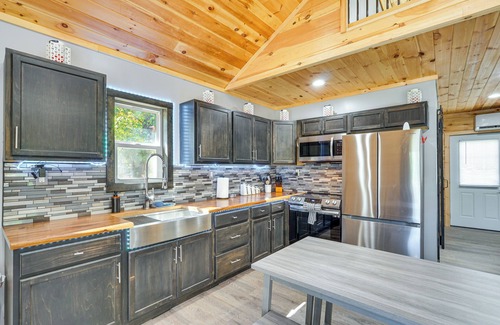 Gravois Mills House | Waterfront Home in Gravois Mills w/Deck & Beach
