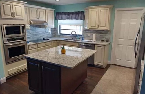 Riverhaven Village House | Waterfront home
