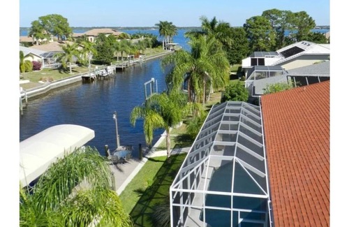 Gulf Cove House | Waterfront home on Myakka