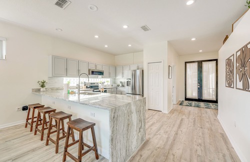Sunset Lakes House | Waterfront Home w/Private Pool: 5 Mi to Disney!