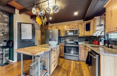 Vein Mountain House | Waterfront home with private dock, game room, fireplaces, water & mtn views, W/D