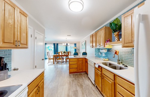 Perdido Key Coves One House | Waterfront home with tennis/boat dock access, deck, grill, & W/D